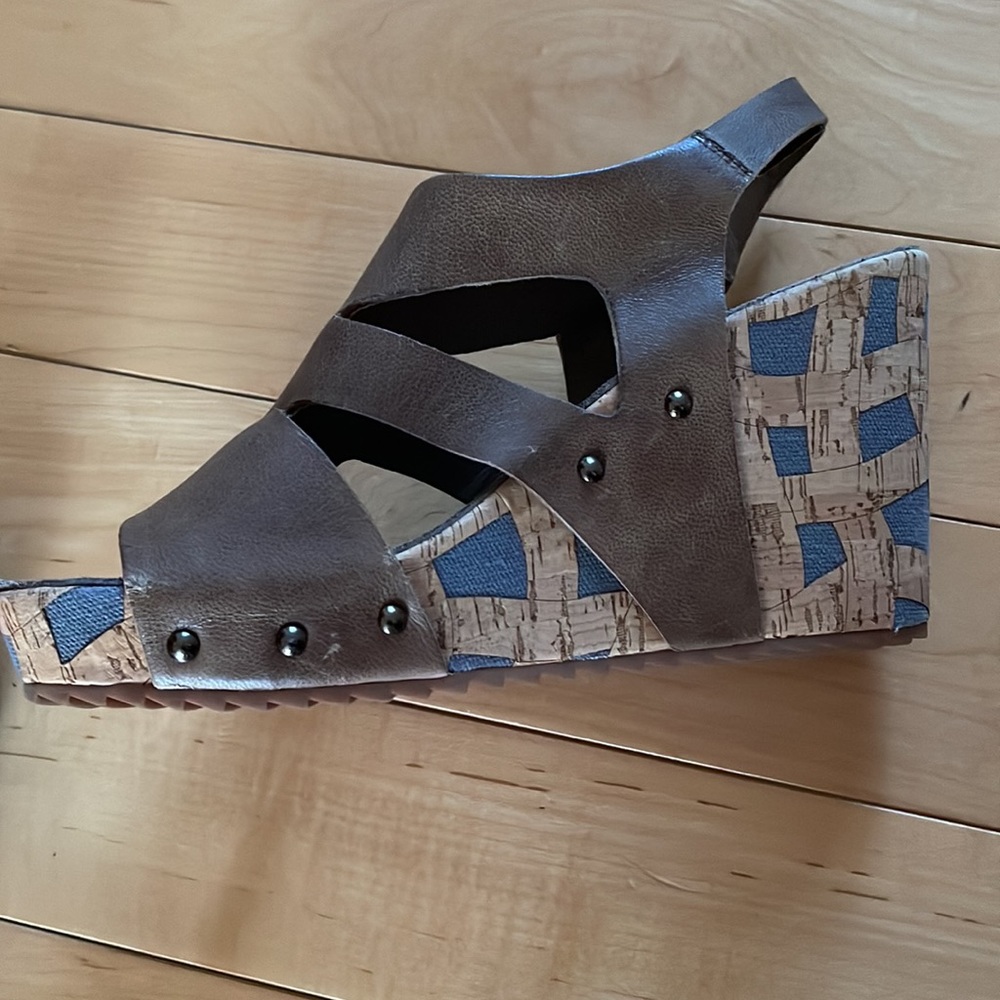 Antelope wedge sandal